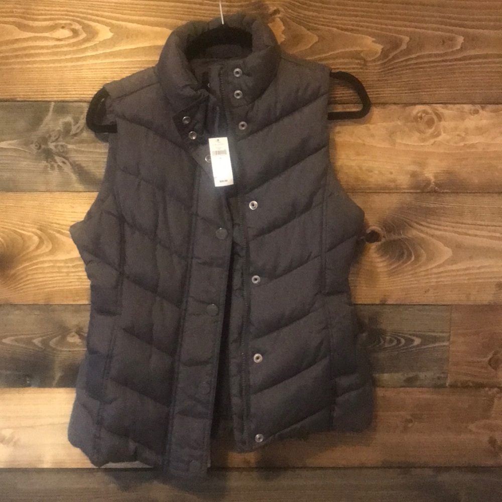 Gap puffer vest